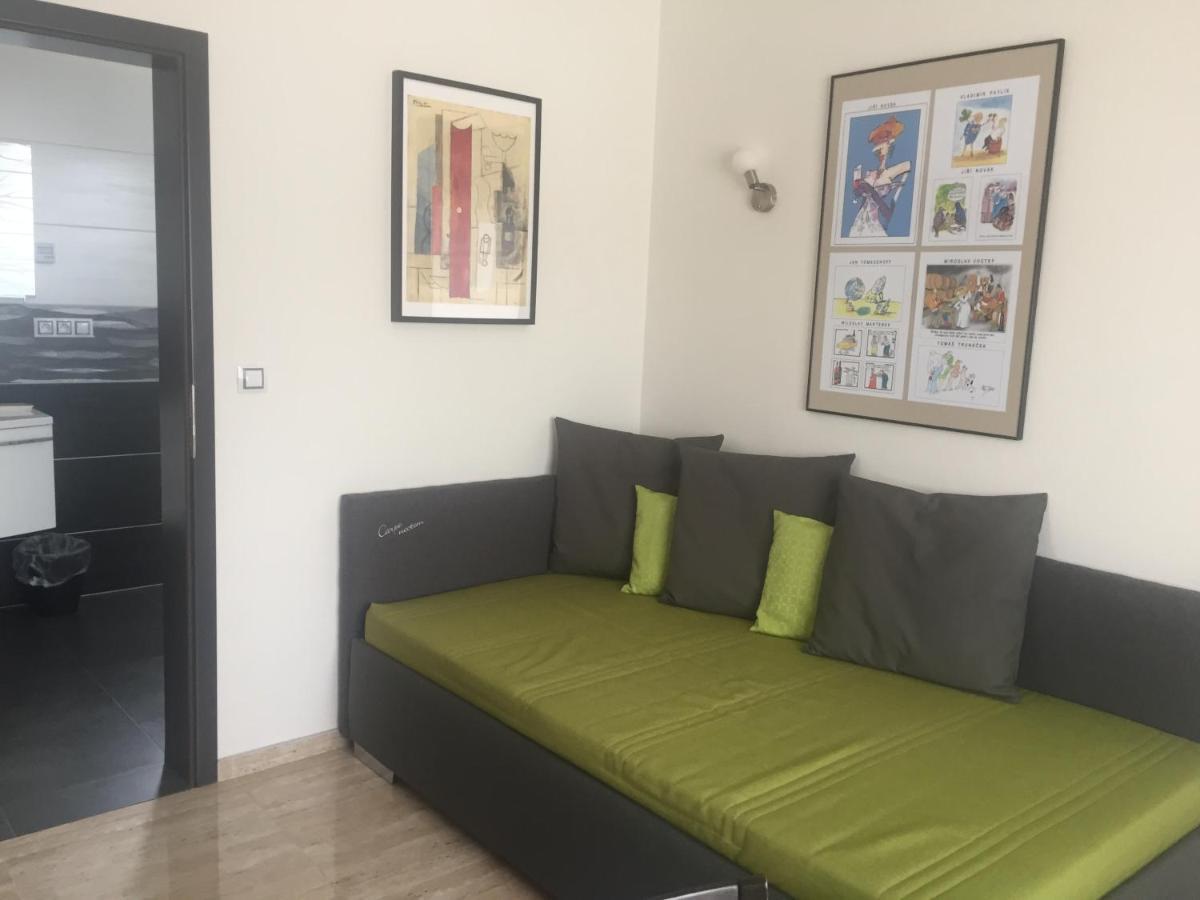 Apartman Za Radnici Valtice Luaran gambar