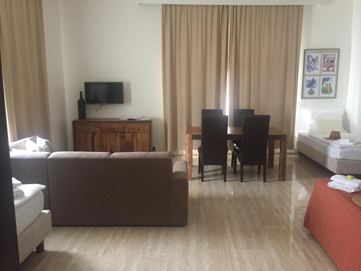 Apartman Za Radnici Valtice Luaran gambar