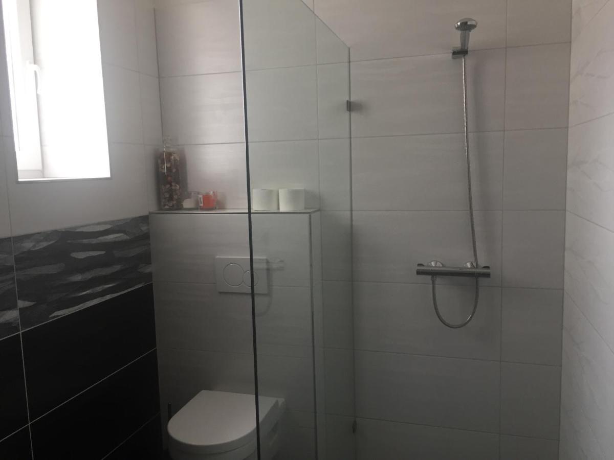 Apartman Za Radnici Valtice Luaran gambar