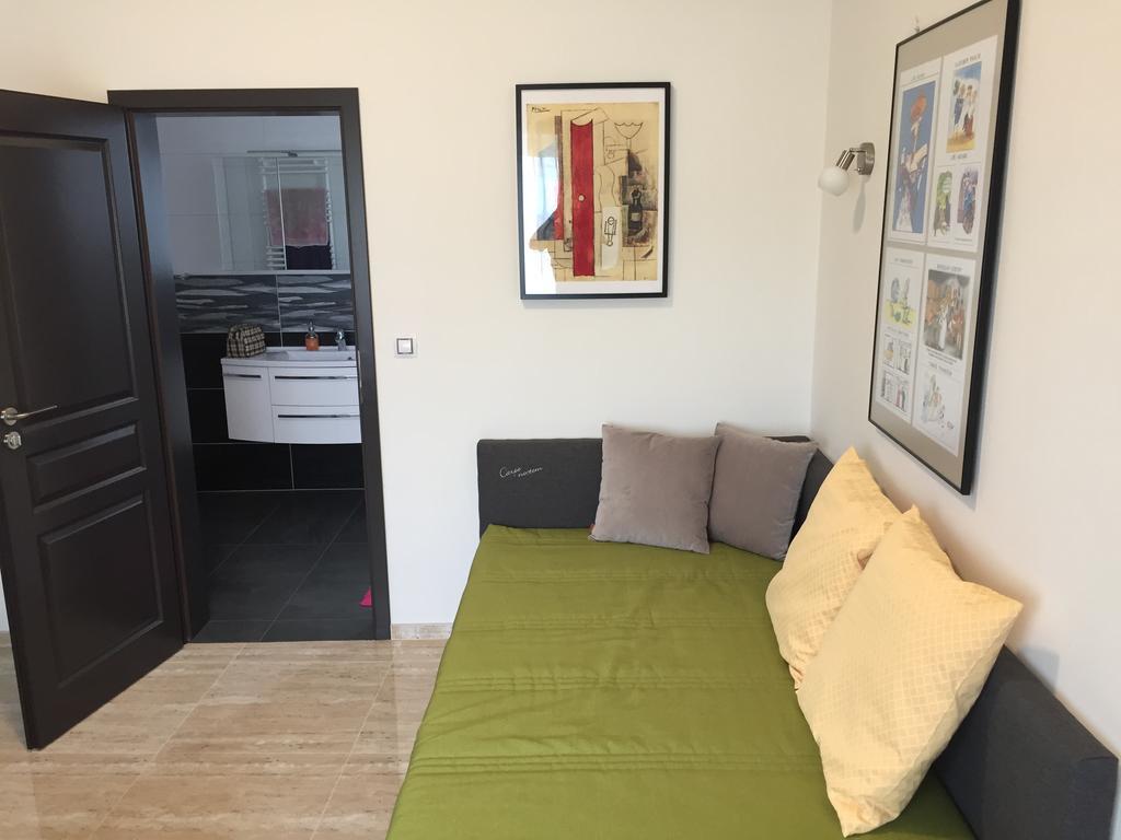 Apartman Za Radnici Valtice Luaran gambar