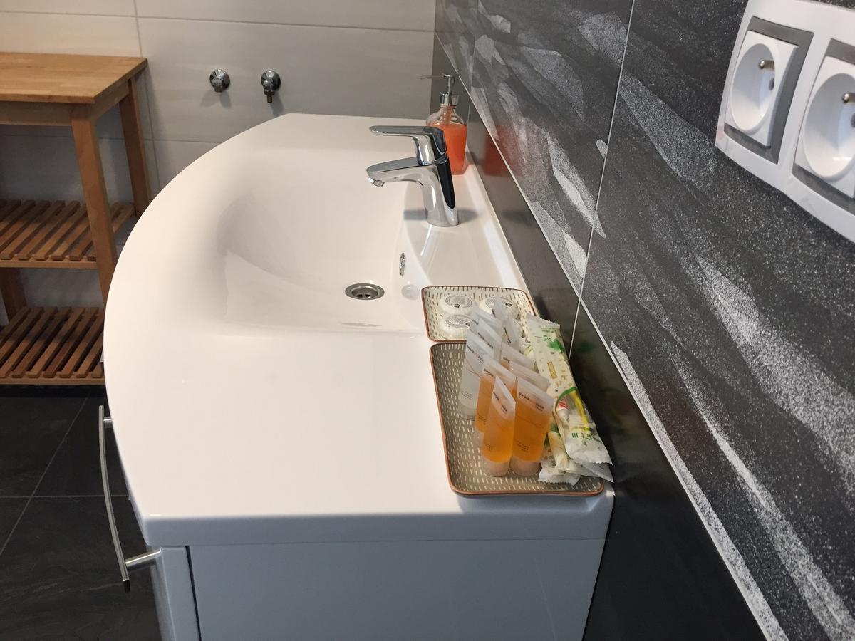 Apartman Za Radnici Valtice Luaran gambar