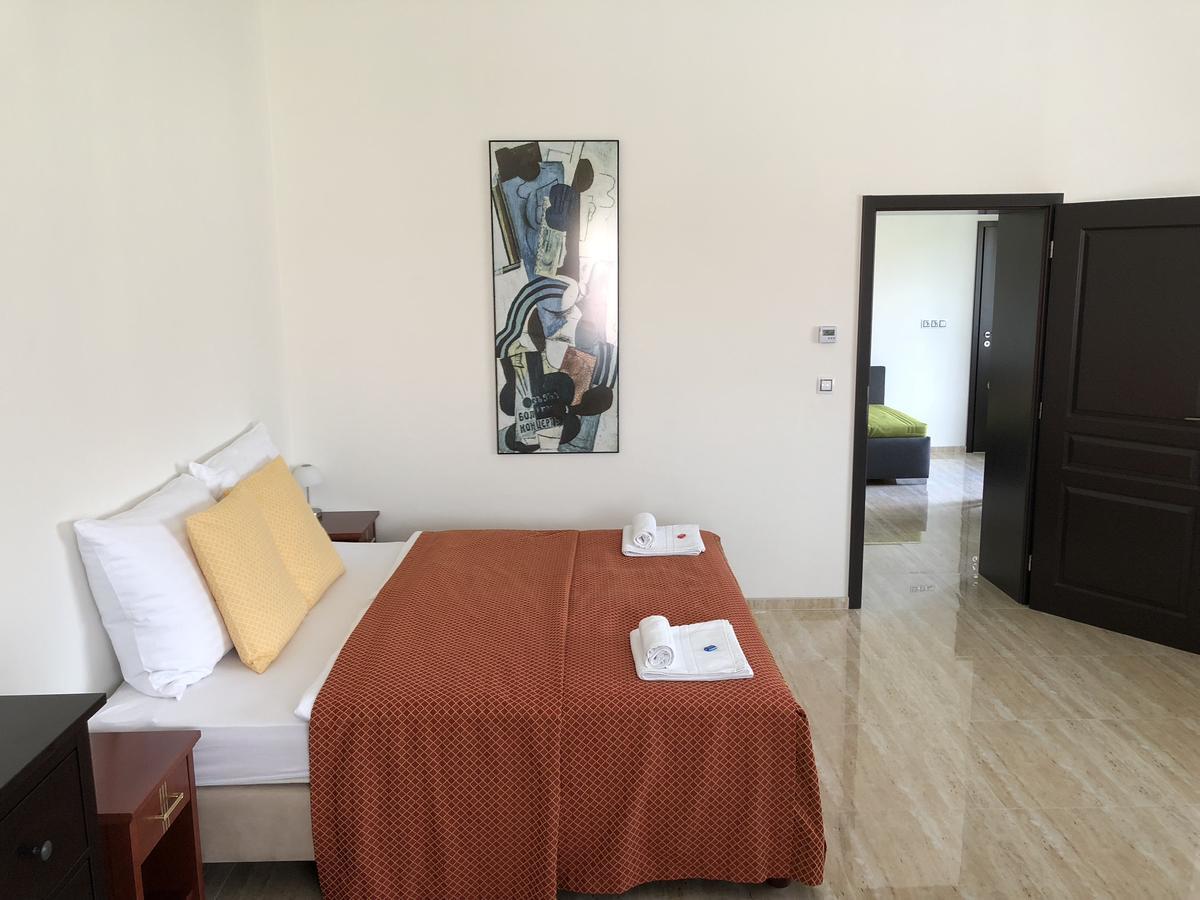 Apartman Za Radnici Valtice Luaran gambar