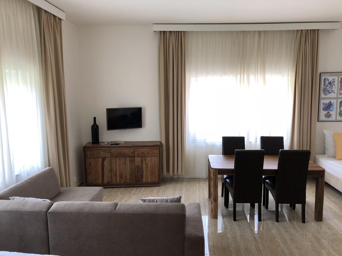 Apartman Za Radnici Valtice Luaran gambar